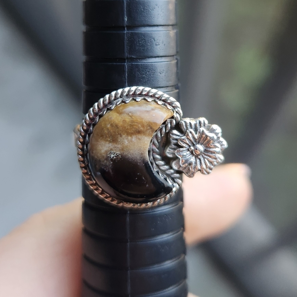Handmade Sterling Silver 925 Palm Root Agate Crescent Moon Flower Ring Size 8 - Picture 9 of 10